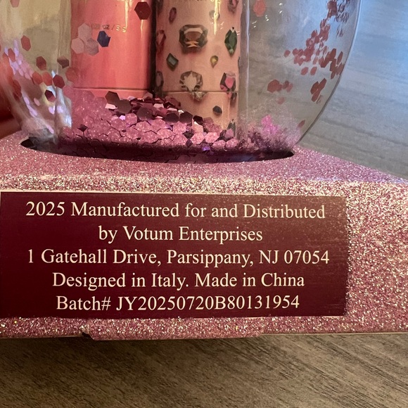 Lip Balm Collection - Set Of 4 In Decorative Gift Set Globe - Picture 6 of 7